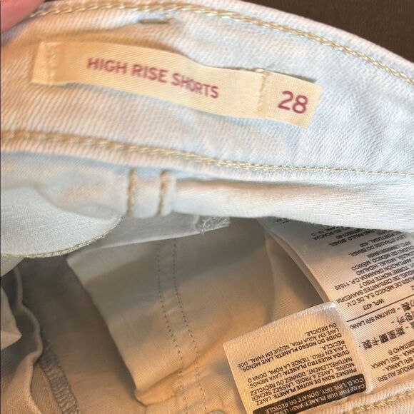 Levi's Light Denim Jean Shorts High-Waisted Cut Off size 28 - Picture 4 of 7